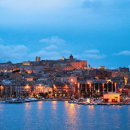 Casa Storica Di Charme Con Vista Mare Nel Cuore Di 卡利亚里 外观 照片
