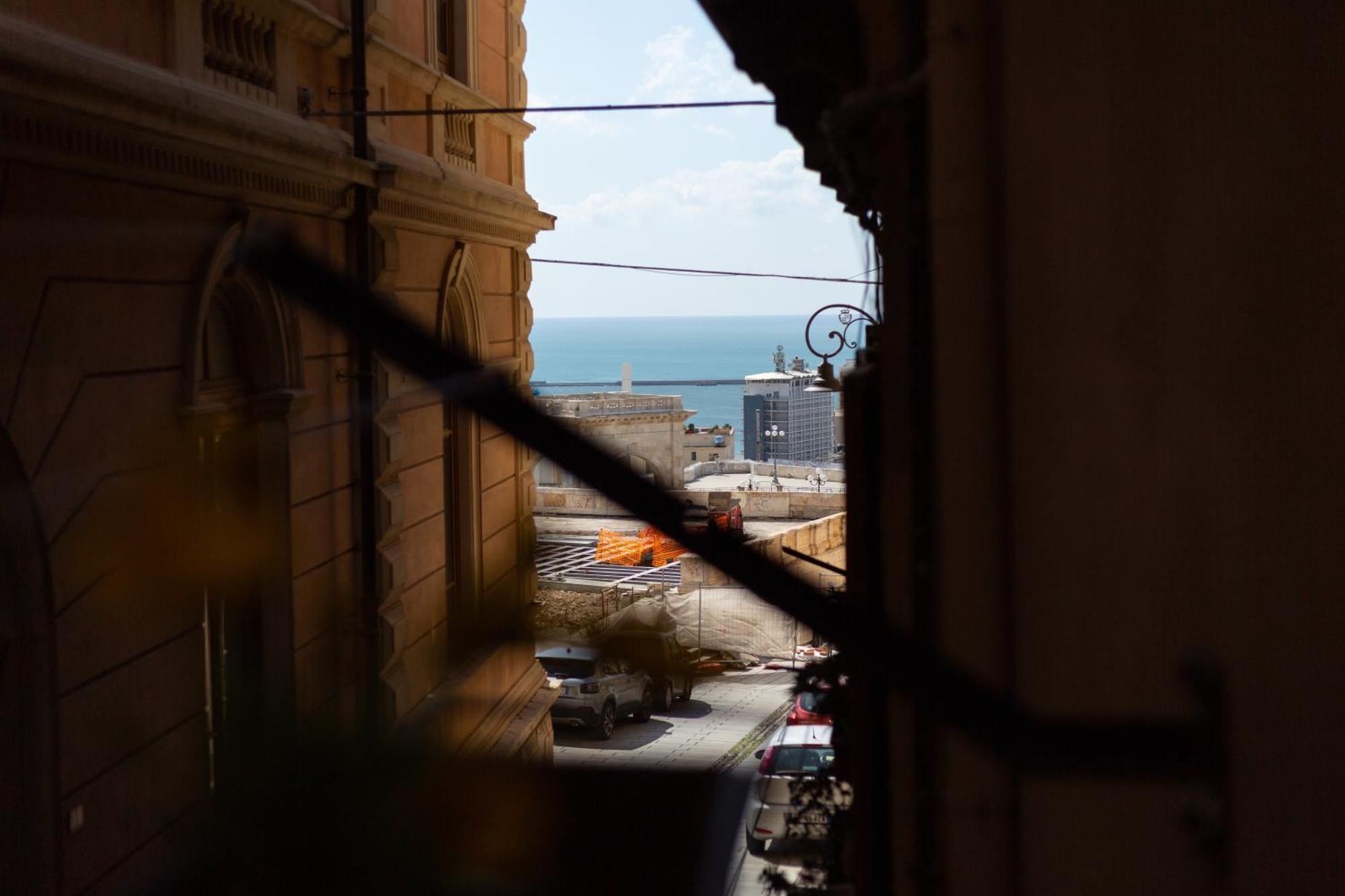 Casa Storica Di Charme Con Vista Mare Nel Cuore Di 卡利亚里 外观 照片